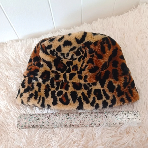 Vintage Fuzzy Leopard Print Bucket Hat - Womens - Picture 6 of 8